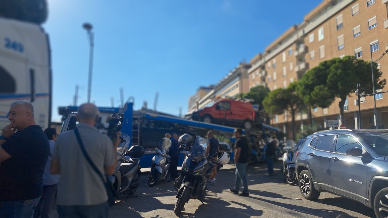 Caro carburante, la protesta dei tir arriva ai caselli di Messina
